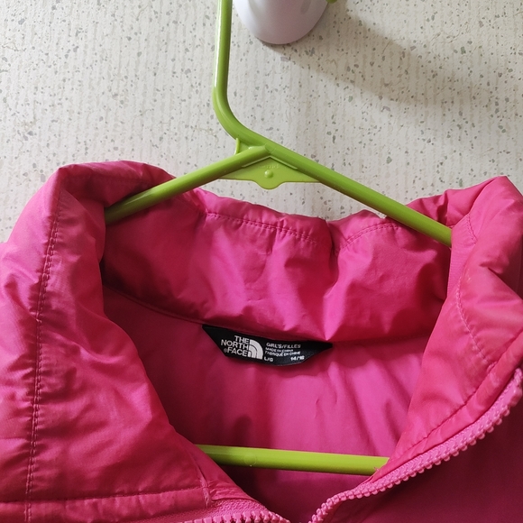 The North Face Pink Puffer Jacket - Picture 3 of 13